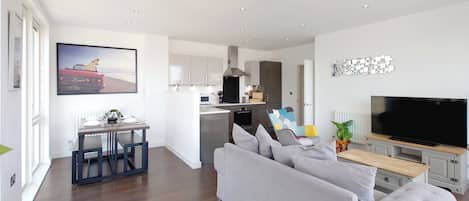 Comfort Apartment, River View | Living area