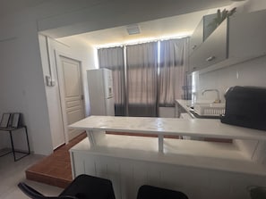 Private kitchen - Elena's Guest House Apartment (Pafos)