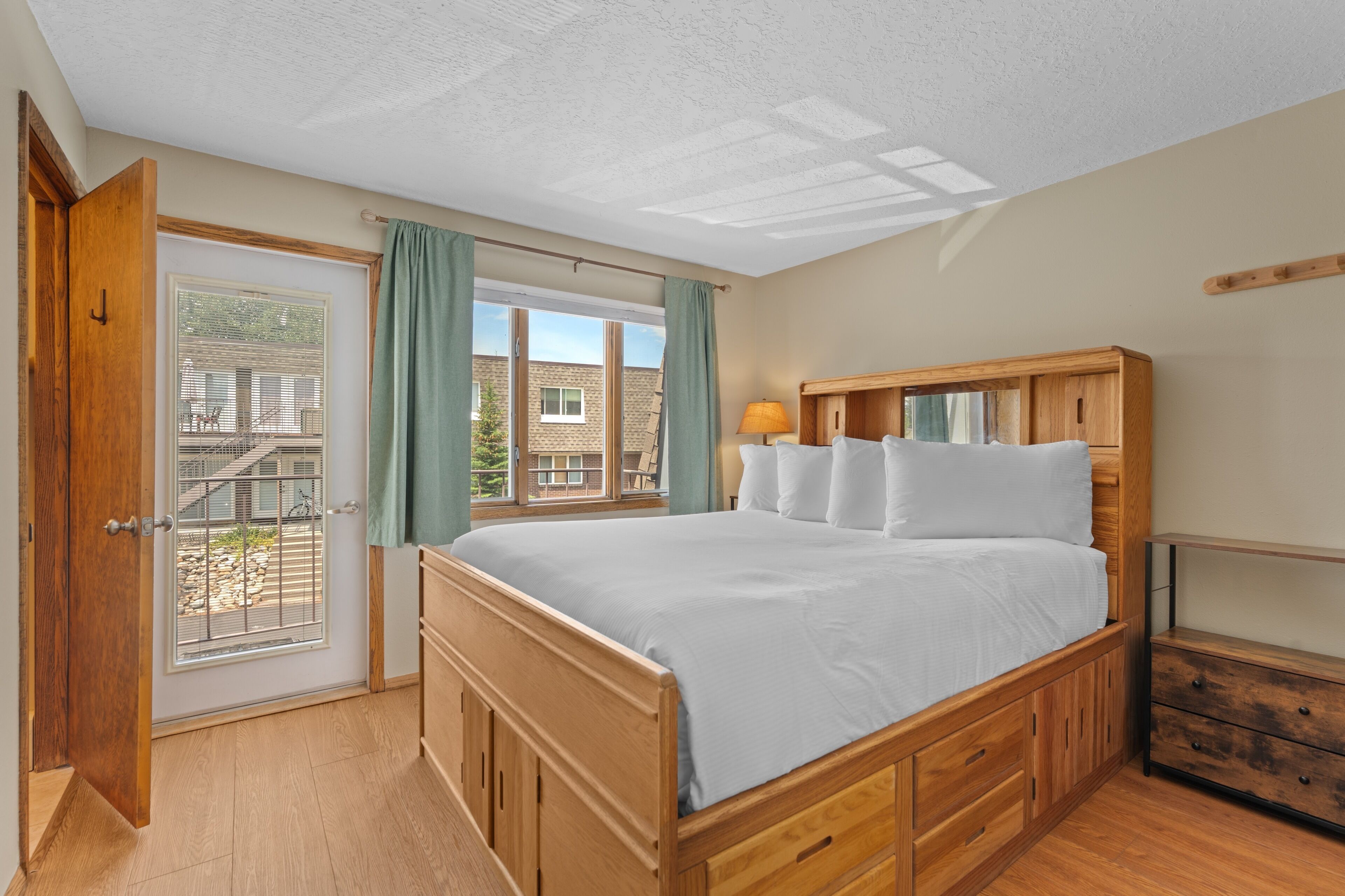 2 bedrooms, iron/ironing board, WiFi (free), bed sheets