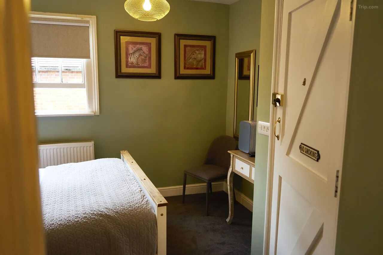 Premium Double Room, Ensuite (CarriageRoom) | Desk, free WiFi