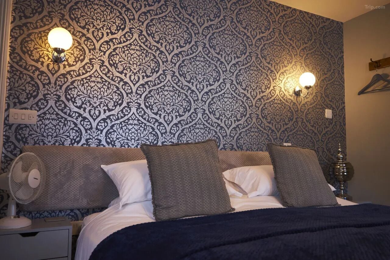 Premier Double Room, Ensuite, Garden View (Coachman) | Desk, free WiFi