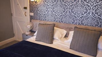 Premier-Doppelzimmer, mit Bad, Gartenblick (Coachman) | Schreibtisch, kostenloses WLAN