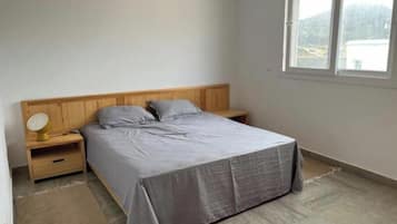 3 bedrooms, internet, bed sheets