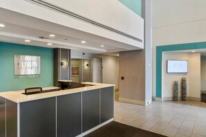 Lobby - Modern Arlington - Only two Metro stops (Arlington)