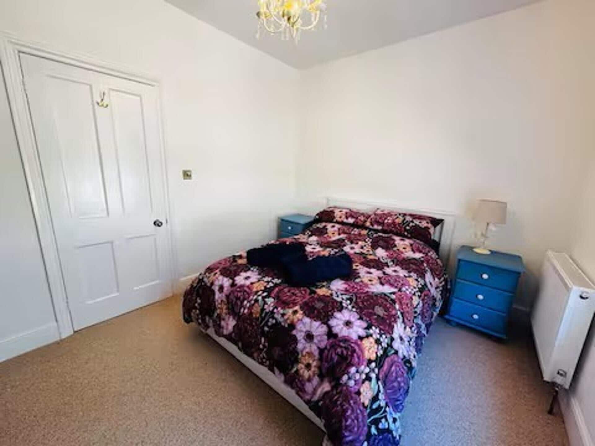 4 bedrooms, bed sheets