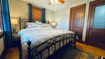 Iron/ironing board, WiFi, bed sheets