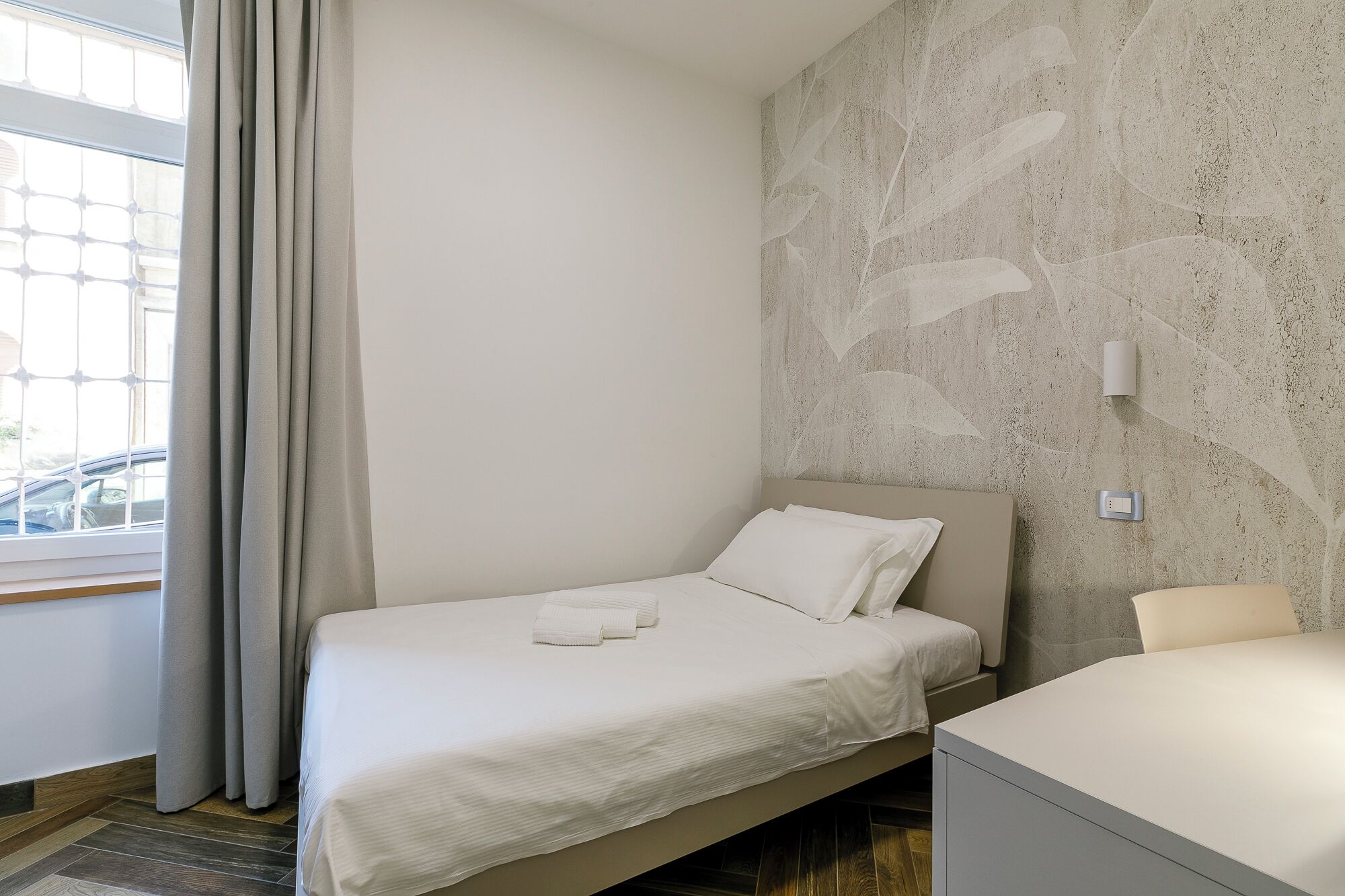 Quarto solteiro conforto | Cofres nos quartos, quartos à prova de som