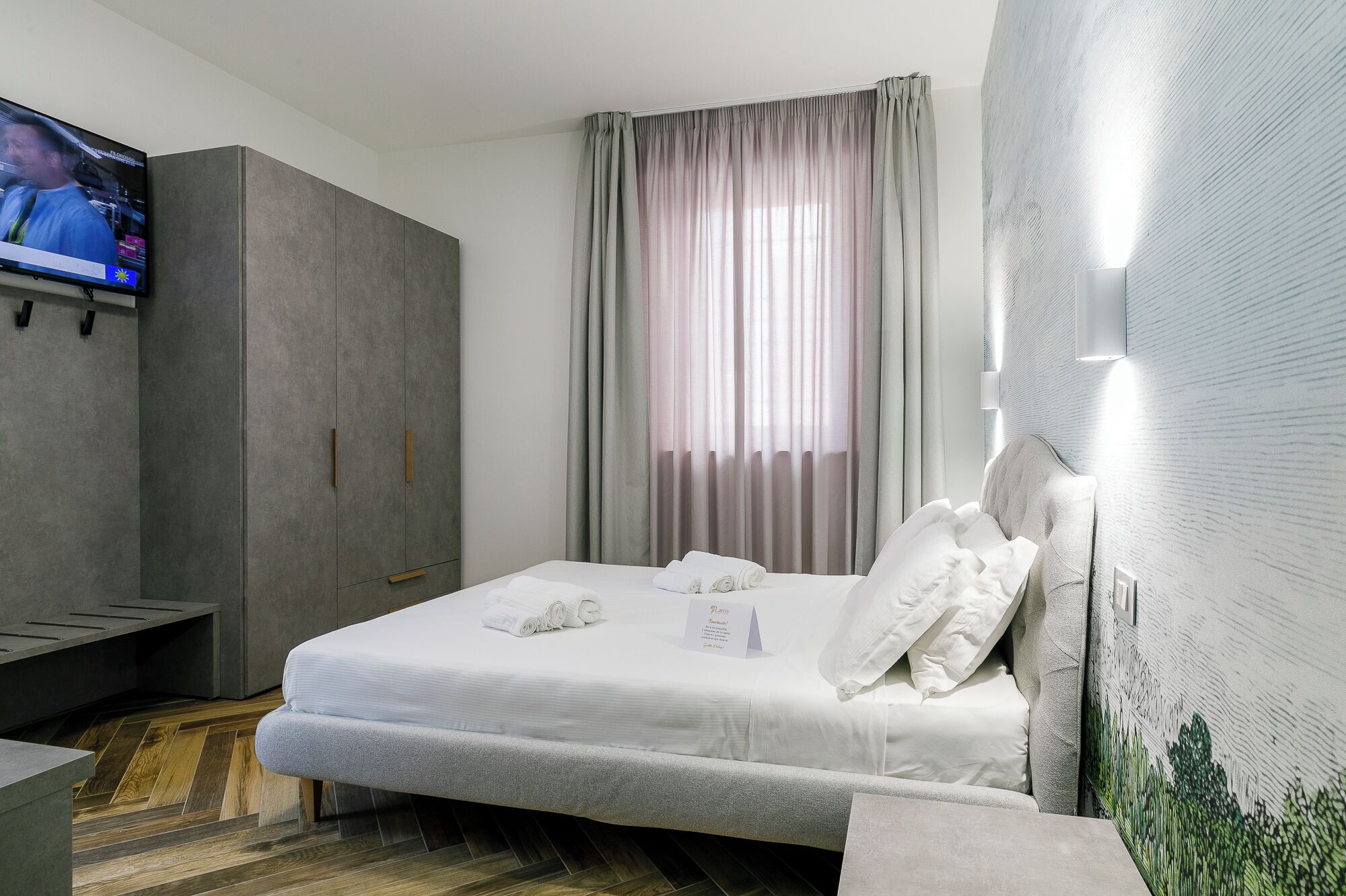 Luxury Double Room (Tosca) | In-room safe, soundproofing, iron/ironing board (on request)