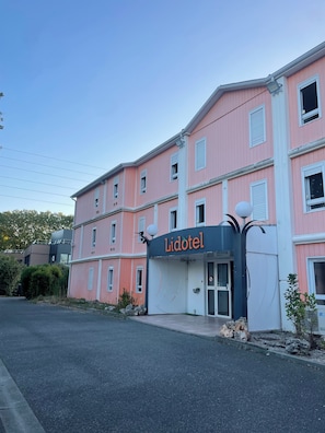 Luokittelematon kuva, 4 kautta 8, painike