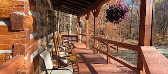 2-bedroom cabin close to Bloomington, Indiana University and Lake Monroe