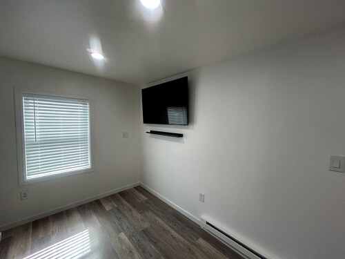 Loft Apartment by the River Fort Edward (A)