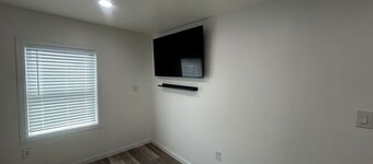 Loft Apartment by the River Fort Edward (A)