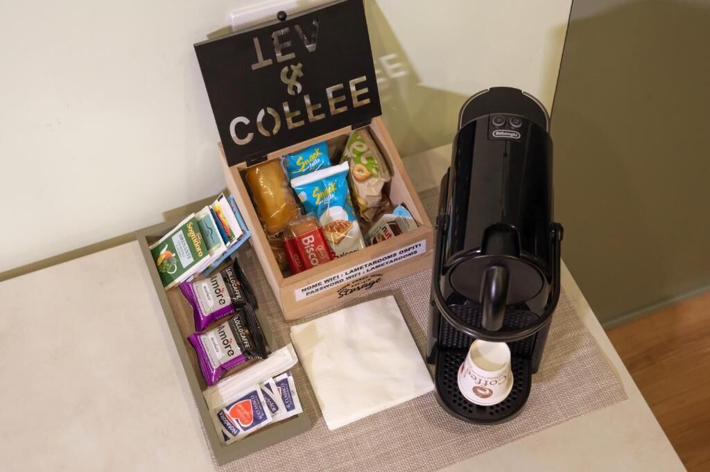 Doppia Deluxe, vista cortile | Caffè e/o macchina per il caffè