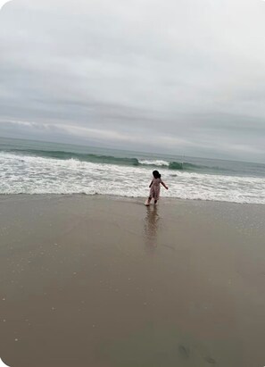 Una spiaggia nelle vicinanze