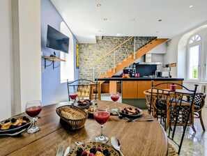 Dining - Teranga - Land of Hospitality - Château Colin (Belleau)