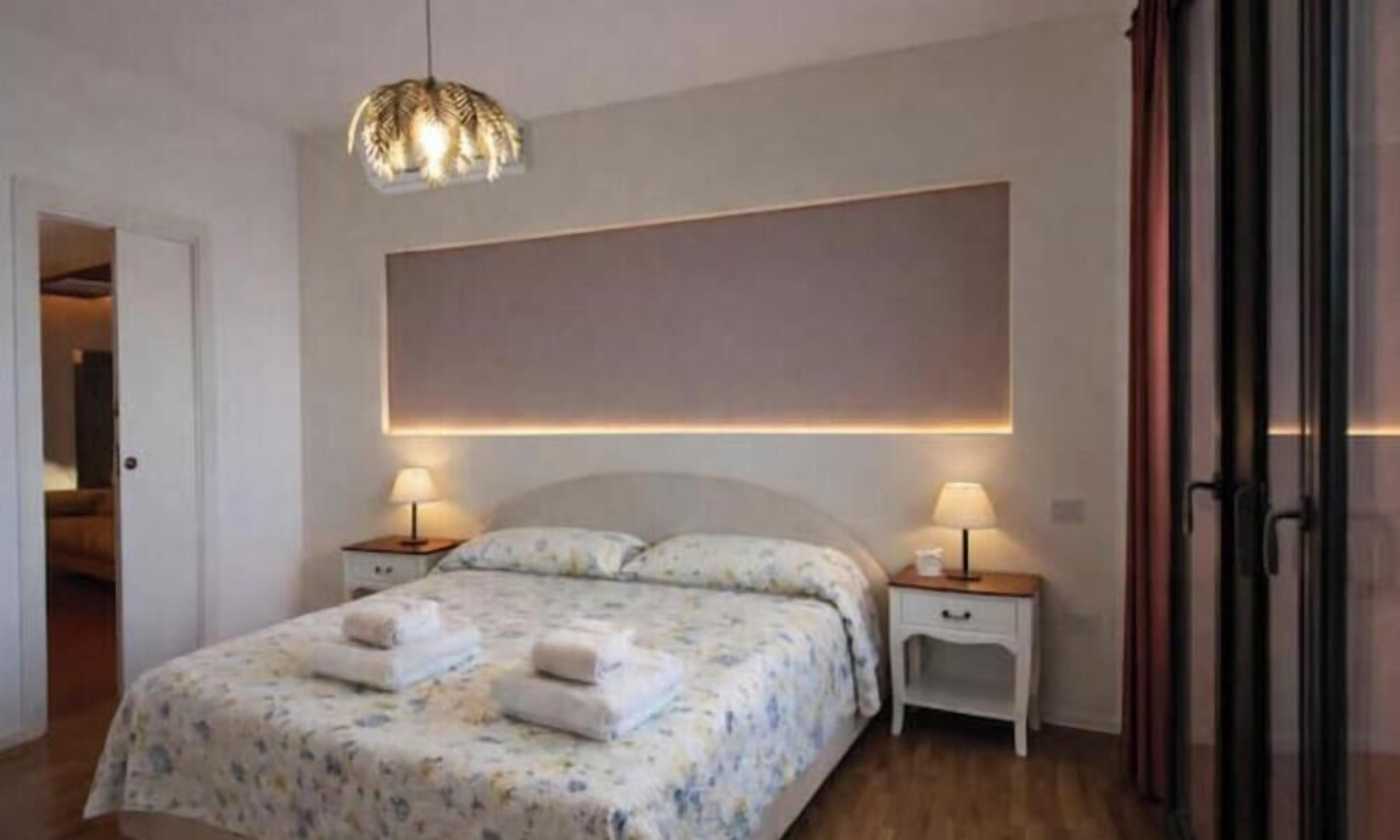 1 bedroom, iron/ironing board, travel cot, free WiFi