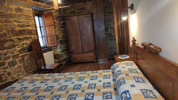 2 dormitorios, tabla de planchar con plancha, wifi y ropa de cama