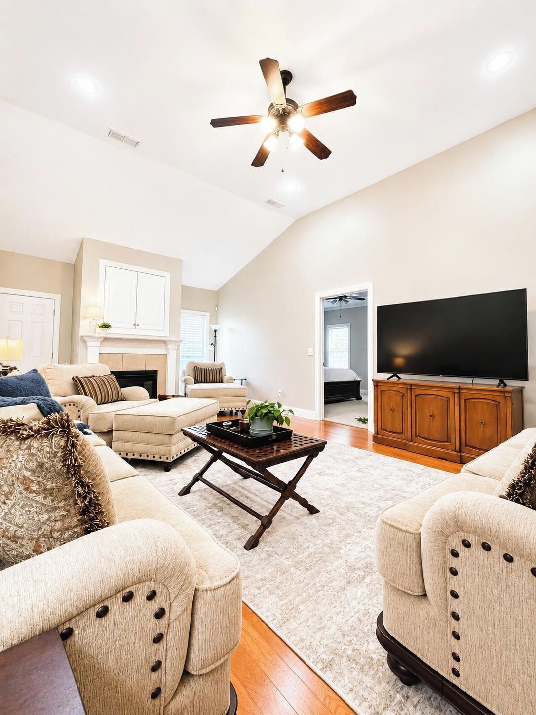 TV, fireplace