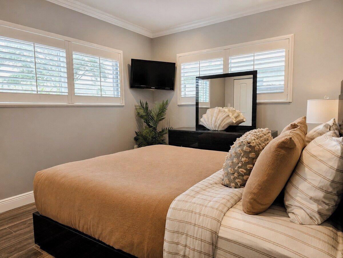 4 habitaciones, tabla de planchar con plancha y cuna de viaje 