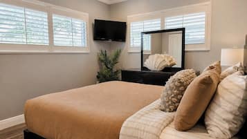 4 habitaciones, tabla de planchar con plancha y cuna de viaje