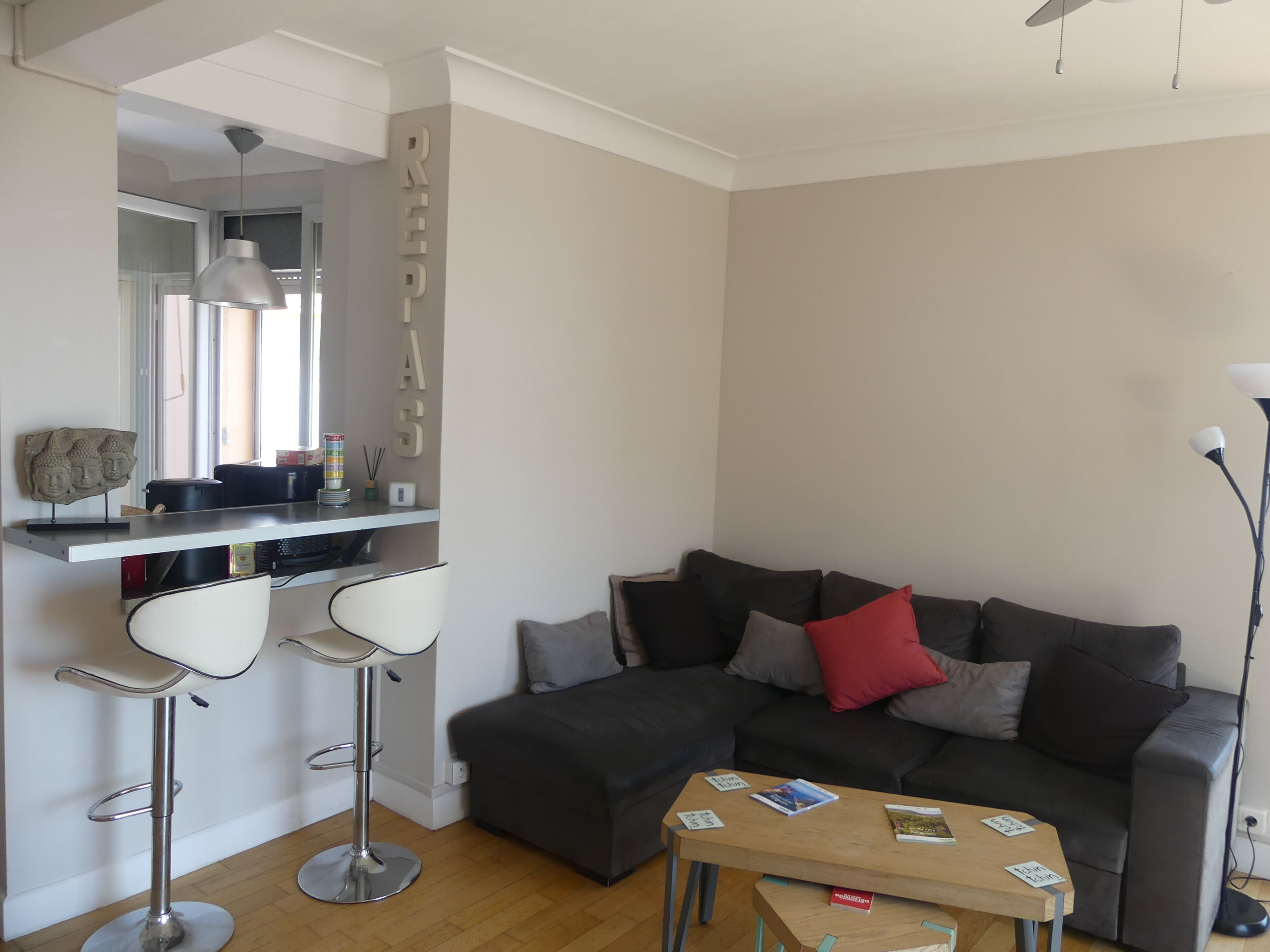TV, fireplace, DVD player, books