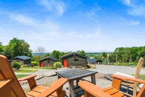 Outdoor dining - Jack Cabin - Views, Hot Tub, Fire Pit & Outdoors! (Thompson)