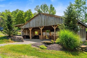 Exterior - Jack Cabin - Views, Hot Tub, Fire Pit & Outdoors! (Thompson)