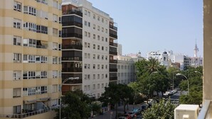 Property grounds - Large Beachfront Apartment - Cádiz (Cádiz)
