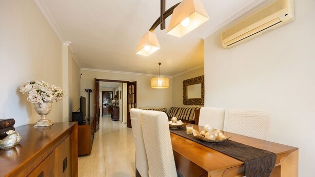 Dining - Large Beachfront Apartment - Cádiz (Cádiz)