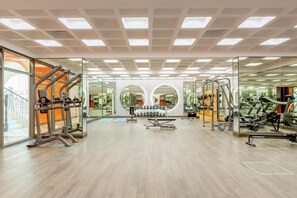 Familienapartment, Balkon, Meerblick | Fitnessbereich