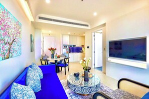 Familienapartment, Balkon, Meerblick | Wohnbereich