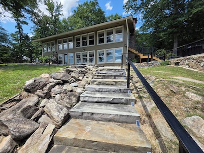Wonderful 5-bedroom Lake House on Lake Martin