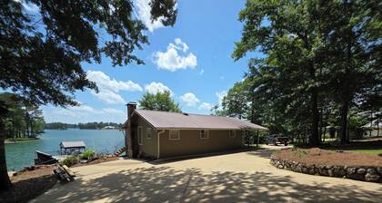 Wonderful 5-bedroom Lake House on Lake Martin