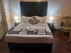 Desk, laptop workspace, iron/ironing board (on request), free WiFi - Ojong's Self-Catering Midrand (Midrand)