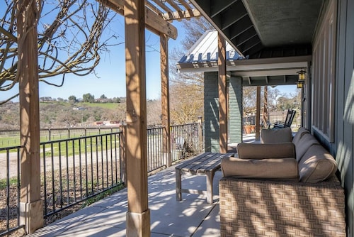 Harvest Ridge Ranch 5 Bedroom Farmhouse Sleeps 14