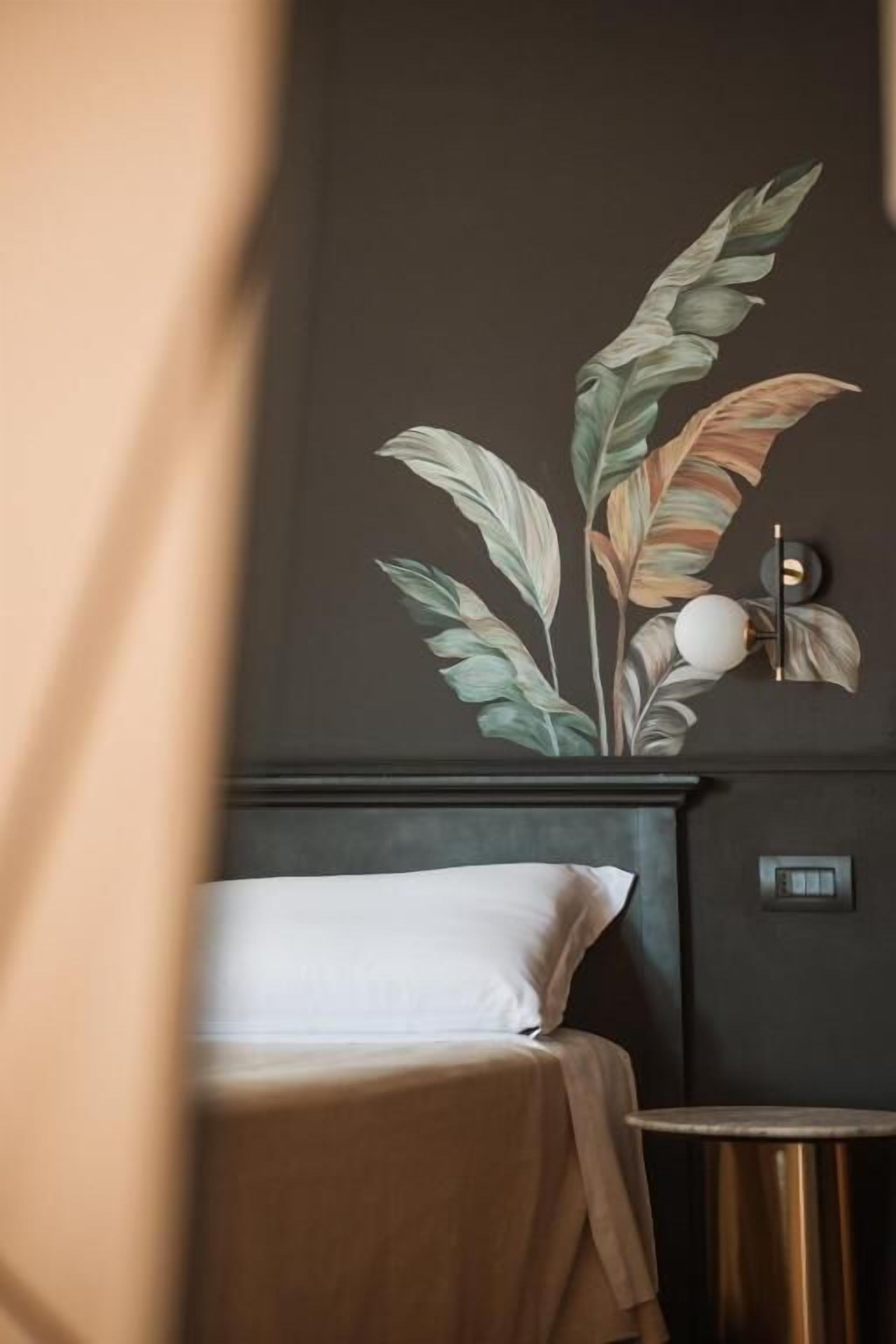 Suite, Sea View | In-room safe, desk, laptop workspace, blackout curtains