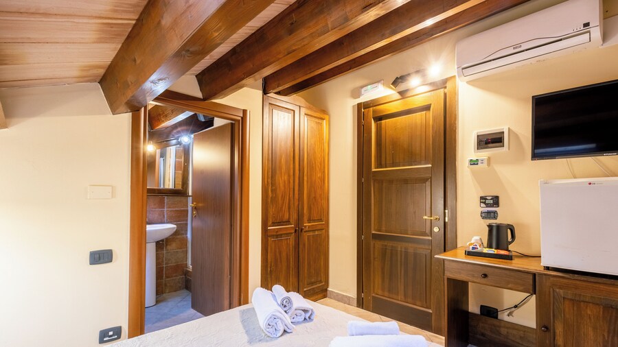 Capomulini Boutique Hotel
