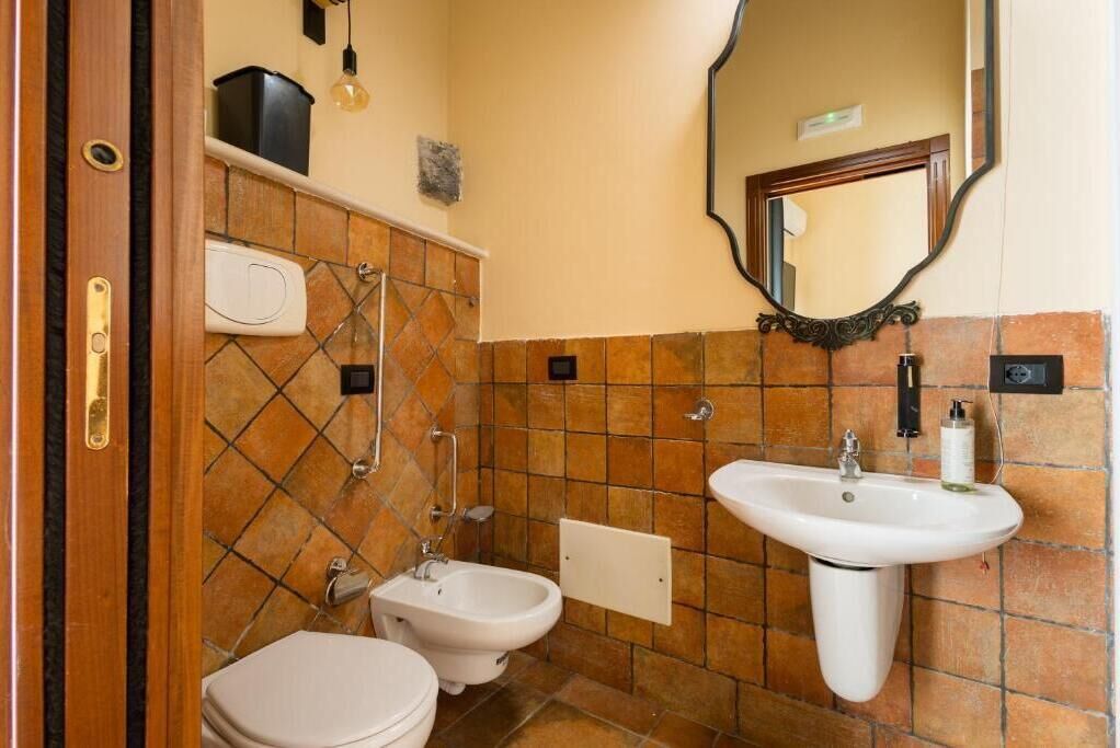 Superior Double Room, Garden View | Bathroom | Shower, hair dryer, slippers, towels