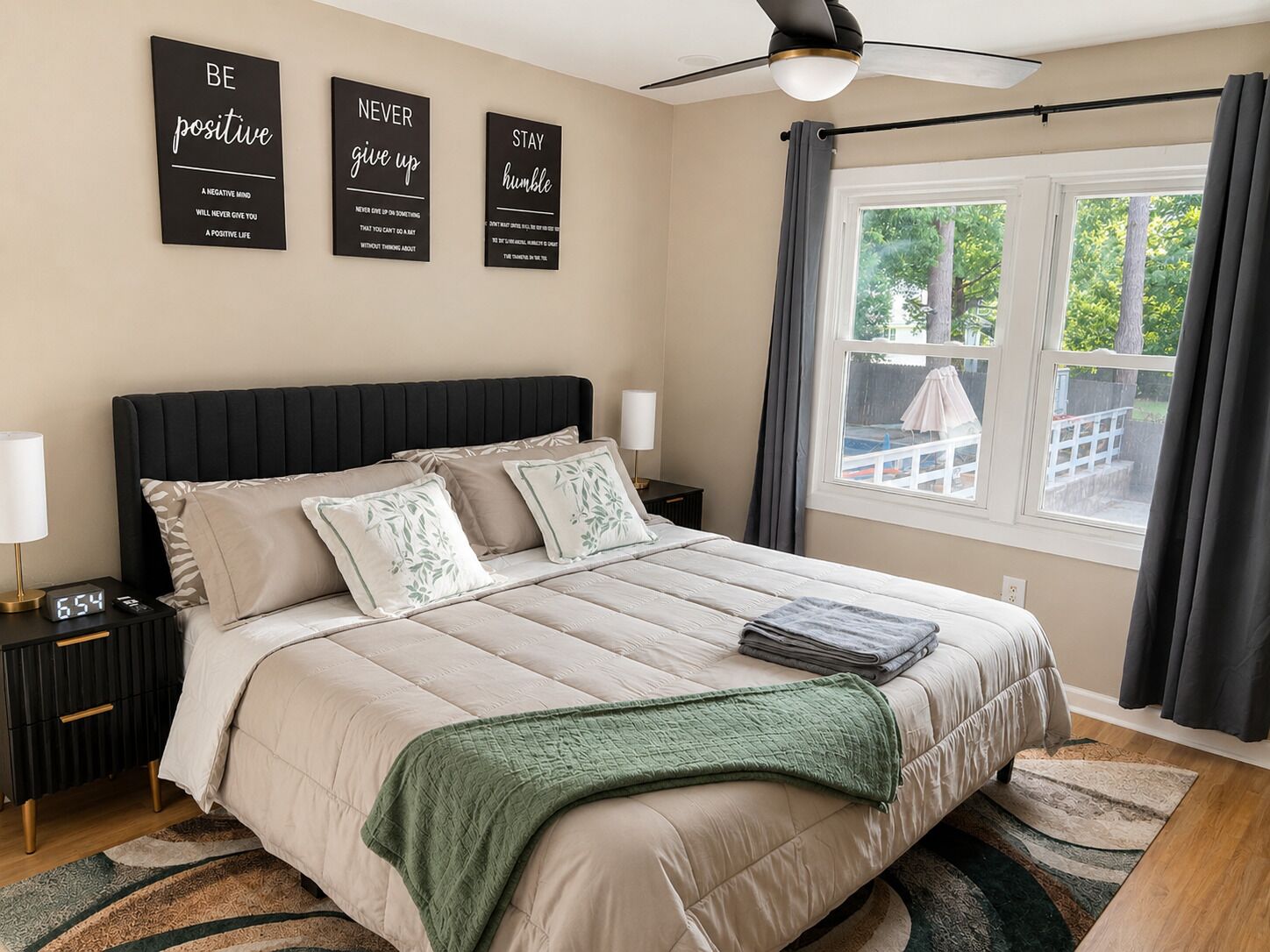 5 bedrooms, desk, iron/ironing board, travel crib