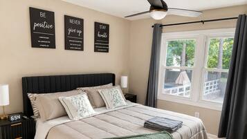 5 bedrooms, desk, iron/ironing board, travel crib