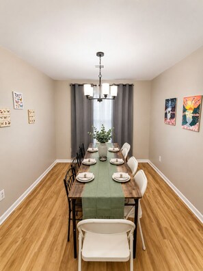 Dining - 5 BR, 6 King Bed, Game Room, Bar, Pool, Basketball and Pickleball Court, FirePit (Montgomery)