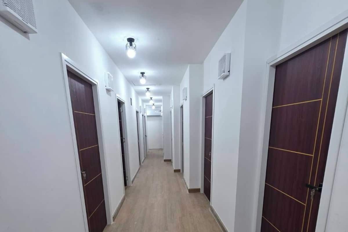 Basic Single Room | Interior