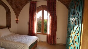 5 bedrooms, WiFi, bed sheets