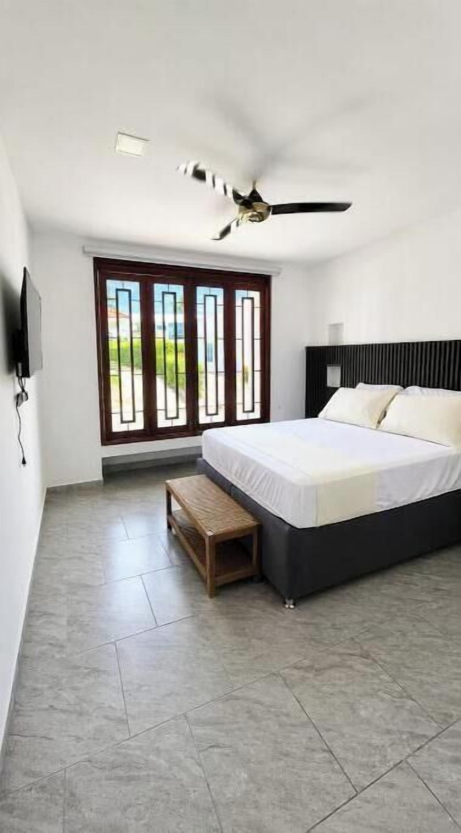 4 habitaciones, acceso a internet y ropa de cama 