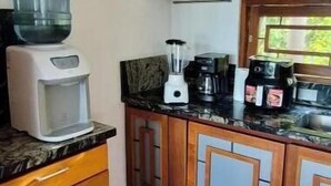 Private kitchen - Luxury Villa | Private Pool, Hot Tub, Game Room, Gym, BBQ (flandes)