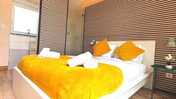 Apartment, Balcony, City View | Iron/ironing board, free WiFi
