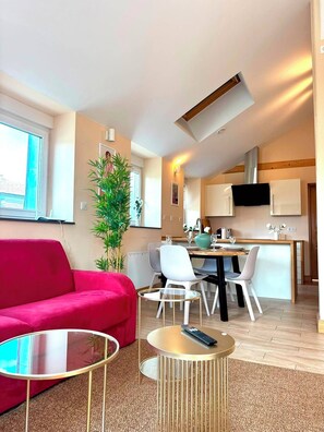 Appartamento, balcone, vista città | Pasti