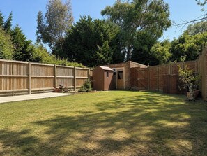 Property grounds - Cosy Modern 3BR House | Pet Friendly, Free Parking (Kent)