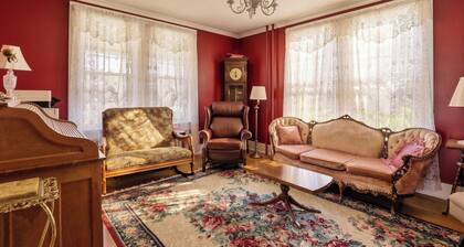 Hickory Farm - Massive 4BR Grill, Deck, Fire Pit, 12 mins to Hidden Valley