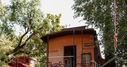 Casablanca Railroad Caboose Cabin